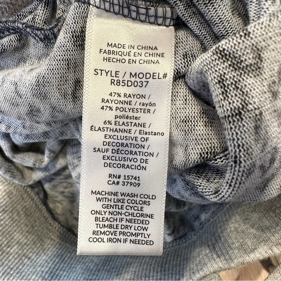 SPLENDID Blue Leopard Print Joggers Size Medium NWOT - Picture 8 of 8